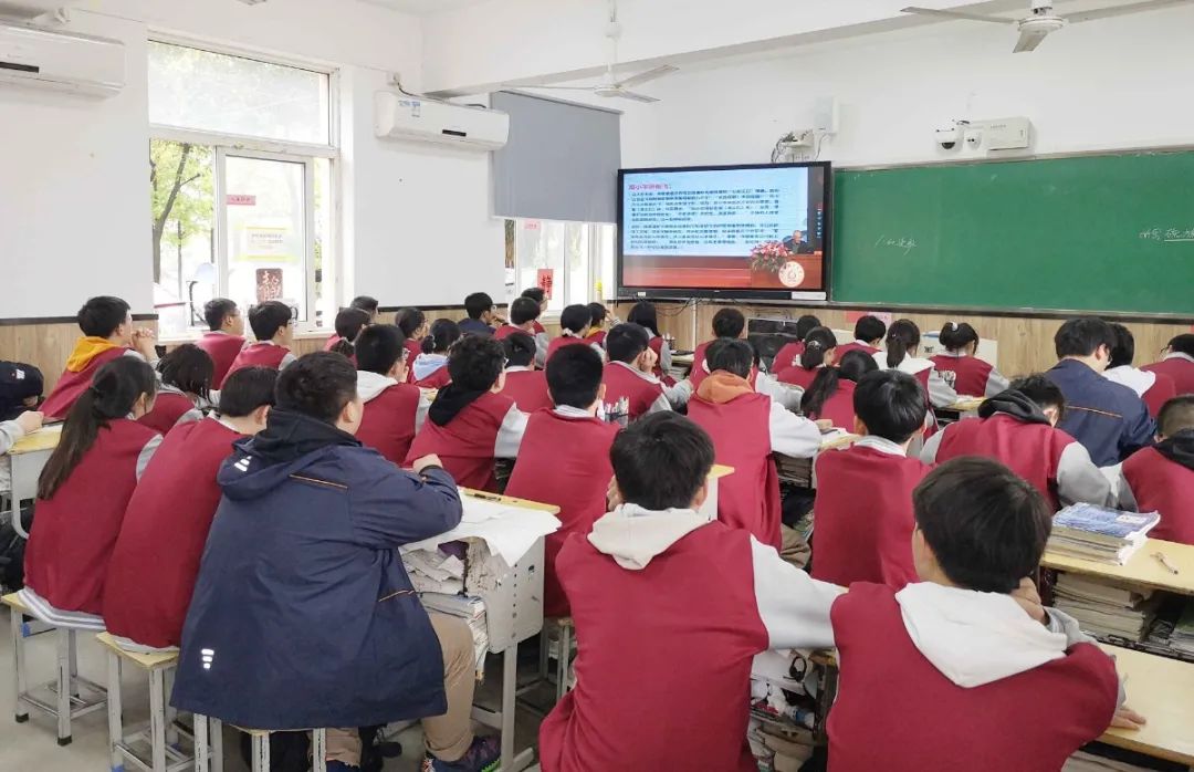 安徽省凤台精忠中学跳楼_凤台精忠中学岳大志_凤台精忠中学鲍正国