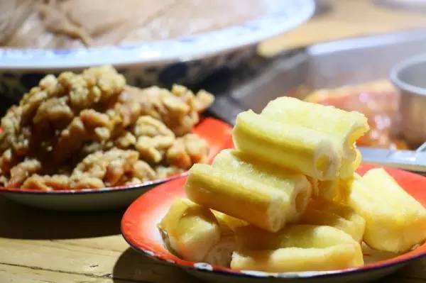 香牌坊火锅_凤台香牌坊火锅_老牌坊鱼豆花火锅官网