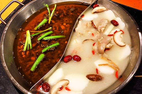 老牌坊鱼豆花火锅官网_香牌坊火锅_凤台香牌坊火锅