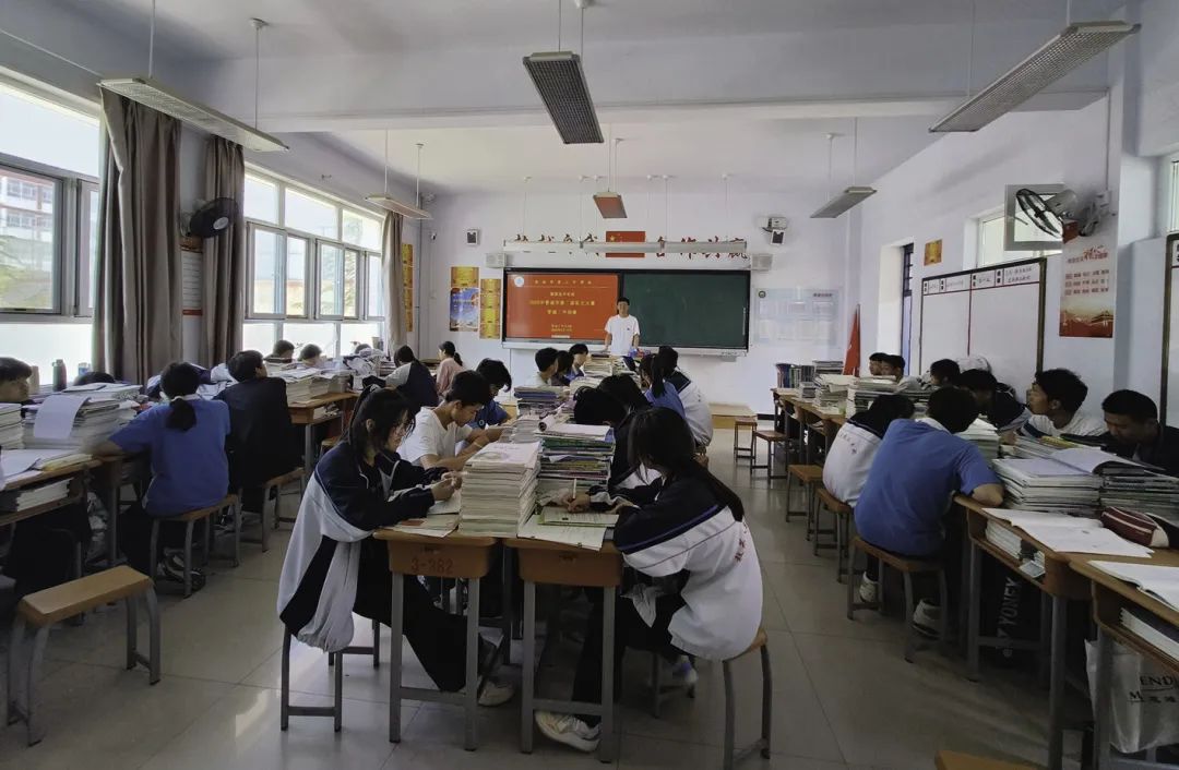 市直赛区:用心用情写就最美“晋城故事”(图6) 晋城市凤台中学_凤台精忠中学高中_凤台精忠中学 鲍振国