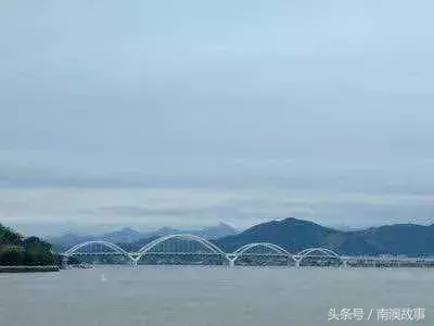 凤鸣路凤台路牛尾巴火锅_凤台香牌坊火锅_铜陵香牌坊火锅老板