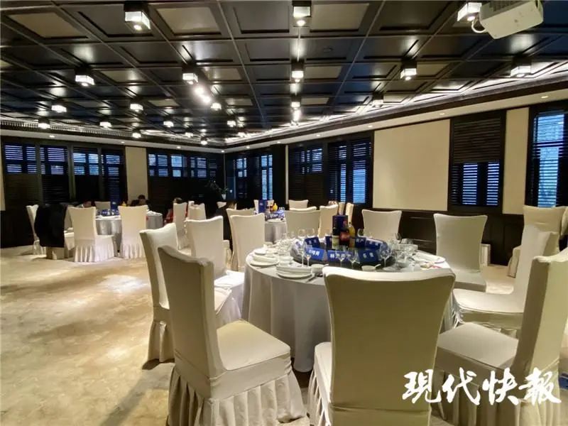 凤阳酒店婚宴每桌多少钱_凤台县办婚礼的饭店_在饭店办婚礼预算大概多少钱