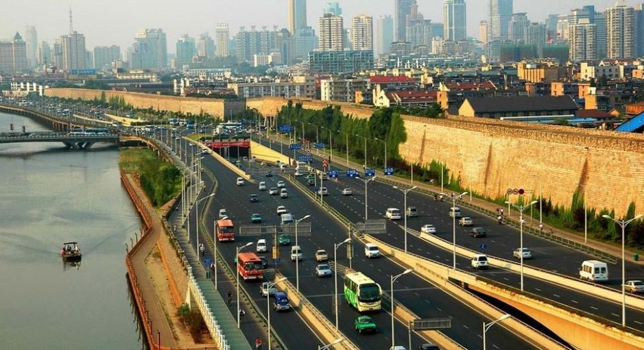 动辄差几万!在南京,高架桥旁边的房子能买吗?(图3) 台南路二手房出售_凤凰台路二手房_凤台南路二手房