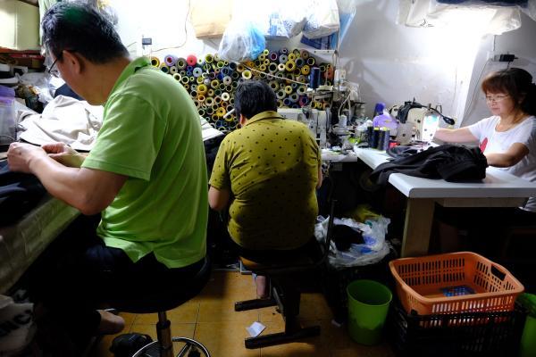 静安别墅红砖墙上的凌霄花20年(图12) 上海服装厂招大烫工_上海服装厂大烫招聘_上海服装厂招工