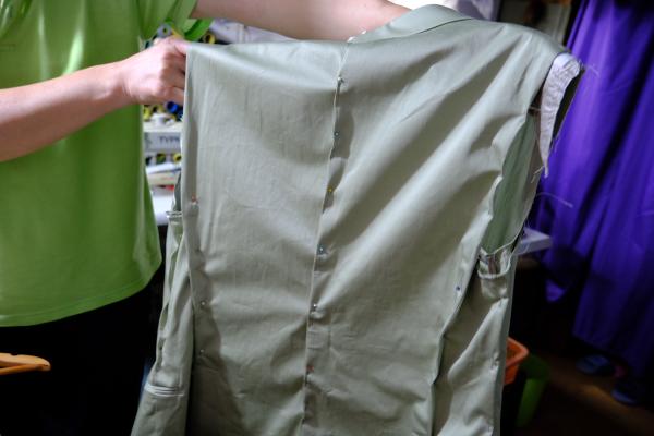 静安别墅红砖墙上的凌霄花20年(图6) 上海服装厂招工_上海服装厂招大烫工_上海服装厂大烫招聘