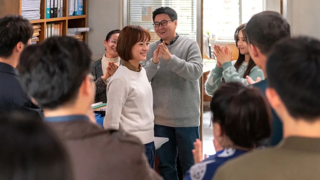 职场竞争故事_职场争斗故事大全_职场的争斗故事