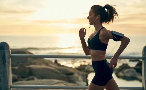 形容职场女人_形容职场女性的词语_形容职场女性的词语句子