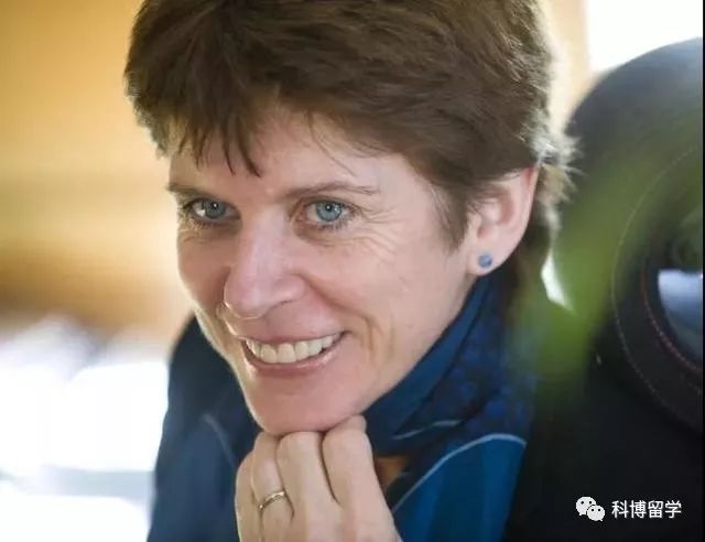 牛津大学800年历史上首位女性领导者——理查德森(图3) 牛津大学执行校长_牛津大学现任校长_牛津大学校长简历