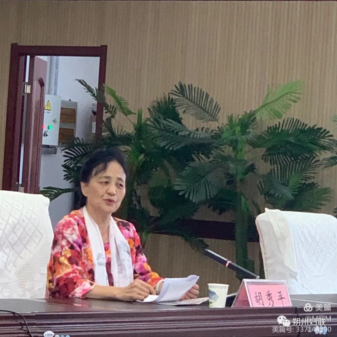 女性在职场中的礼仪优势_女性职场礼仪书_女性职场礼仪着装