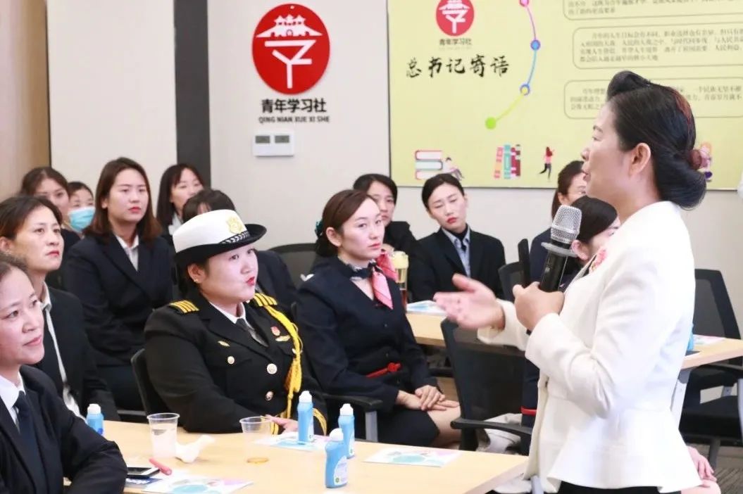 女士职场礼仪_女性在职场中的礼仪优势_女性职场礼仪书