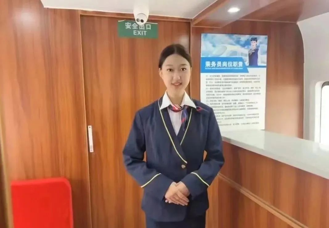 高铁员招聘乘务地址填什么_高铁员招聘乘务地址怎么填_高铁乘务员招聘地址