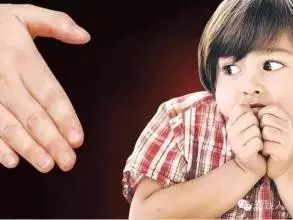 赵薇职场女性_虎妈猫爸赵薇遇职场冷暴力_赵薇和爸爸