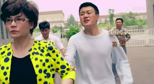 赵薇职场女性_虎妈猫爸赵薇遇职场冷暴力_赵薇和爸爸