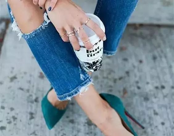 (实用)高跟鞋千万别扔,这样穿才最聪明!(图16) 职场高跟鞋的讲究_高跟鞋职场女性_职场高跟鞋