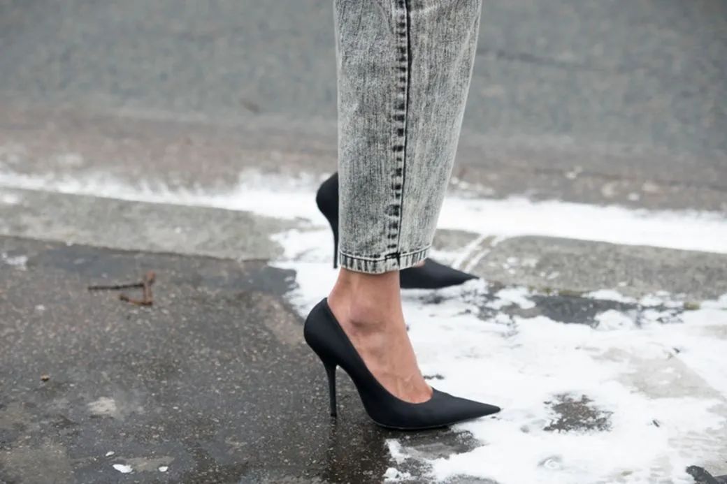 职场高跟鞋_高跟鞋职场女性_职场高跟鞋礼仪