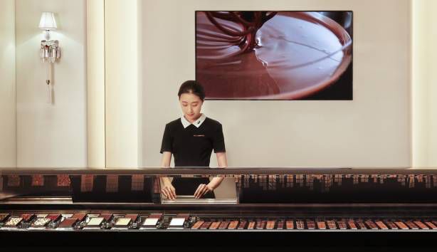 黑天鹅蛋糕店招聘_黑蝴蝶蛋糕店_延吉蛋糕店招聘