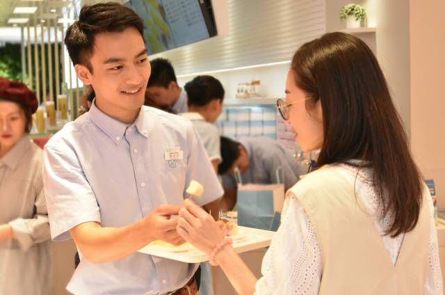 延吉蛋糕店招聘_黑天鹅蛋糕店招聘_黑蝴蝶蛋糕店