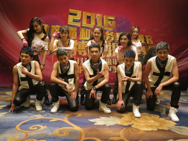 黑天鹅蛋糕店招聘_延吉蛋糕店招聘_黑蝴蝶蛋糕店