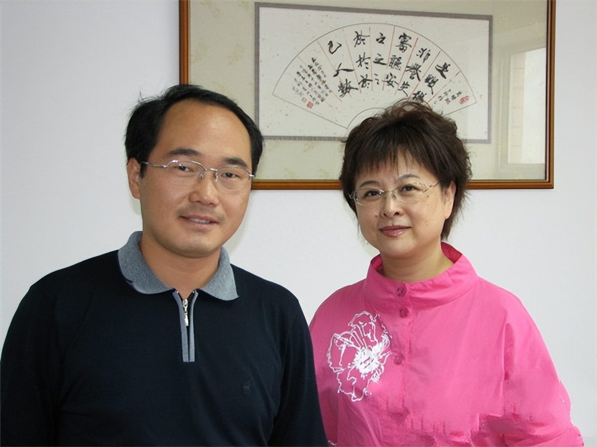 央视主持人撒贝宁主持的节目_央视节目主持人撒贝宁简历_央视主持人撒贝宁简历