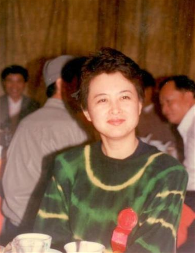 央视节目主持人撒贝宁简历_央视主持人撒贝宁主持的节目_央视主持人撒贝宁简历