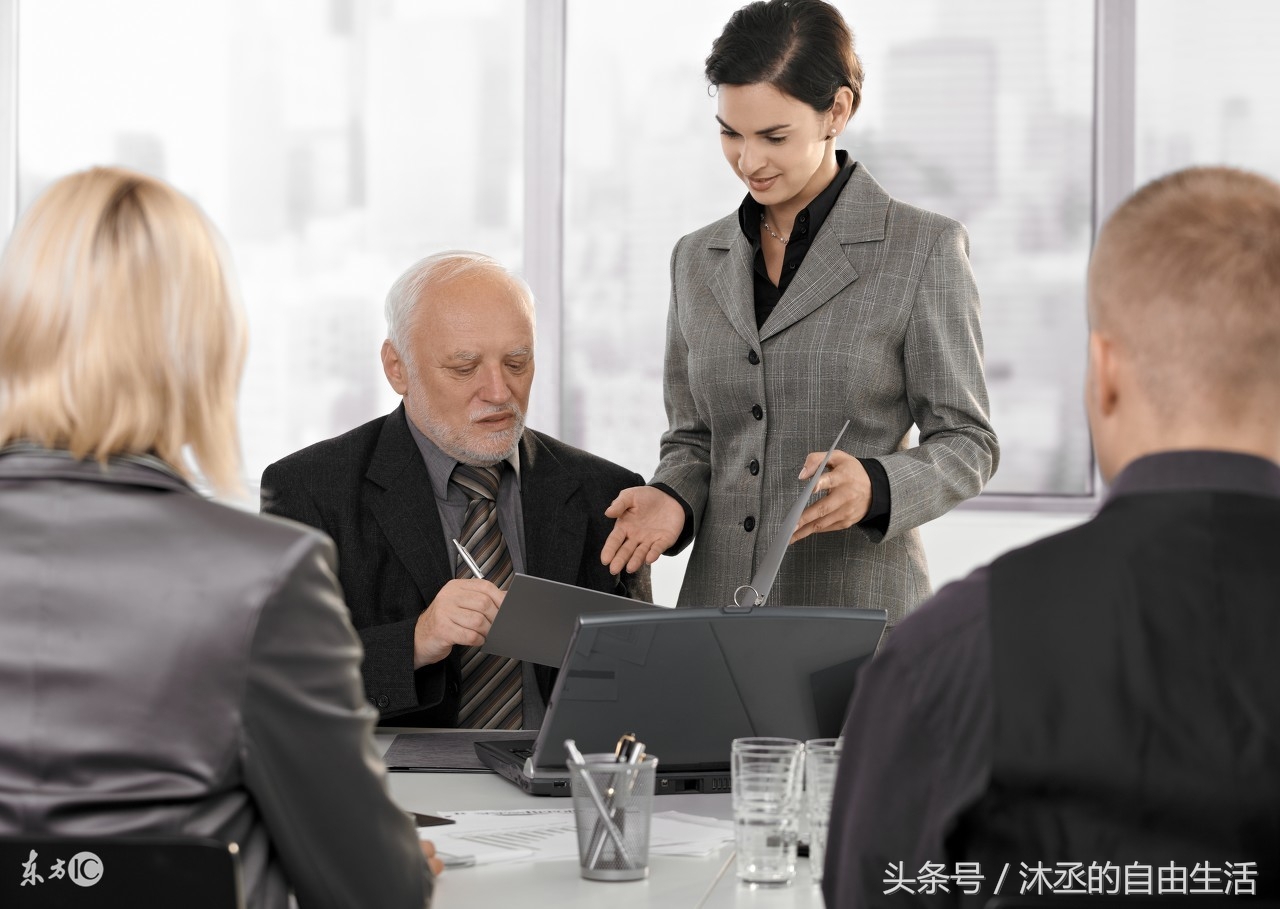 杜拉拉升职记职场小故事_杜拉拉升职记职场问题_杜拉拉升职记中的职场礼仪