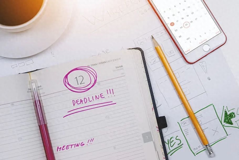 工作过度而垮,如何缓解内心焦虑?(建议收藏)(图1) 职场减压手册_情绪控制与职场减压_职场心理减压手册