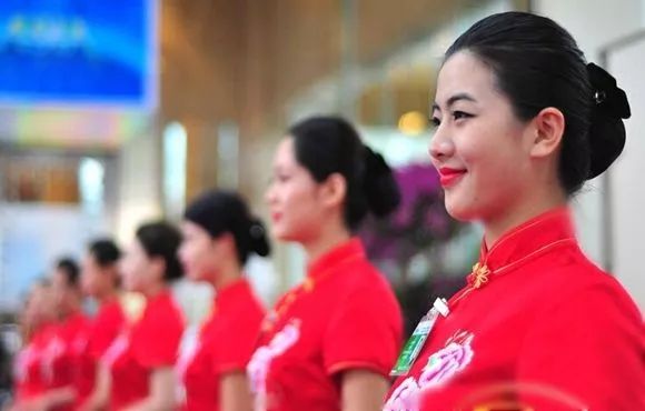 职场的商务和礼仪技能_职场形象与商务礼仪_职场礼仪形象