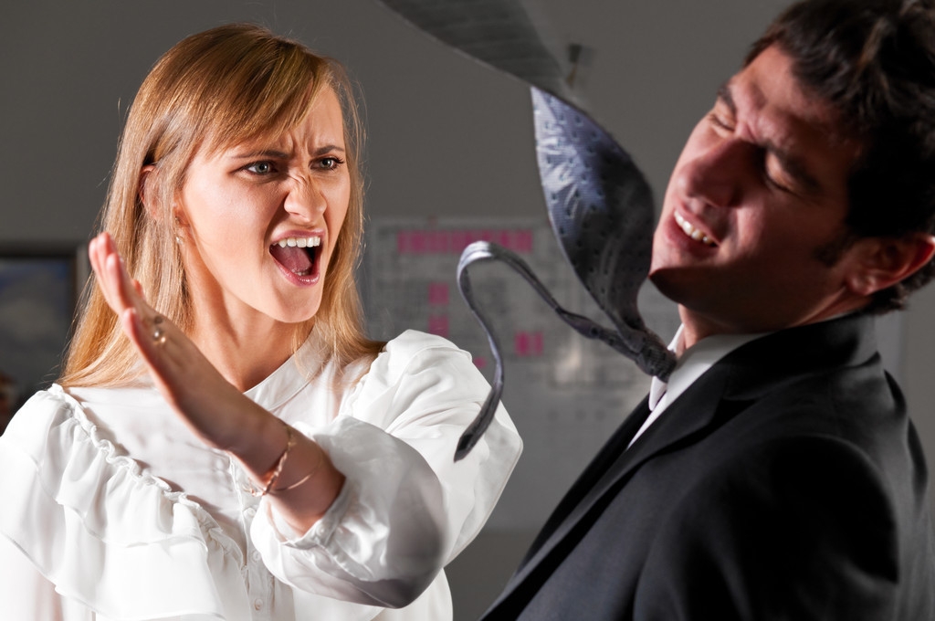 有领导潜质的女人_婚烟潜归则高官的女人_女人职场被潜