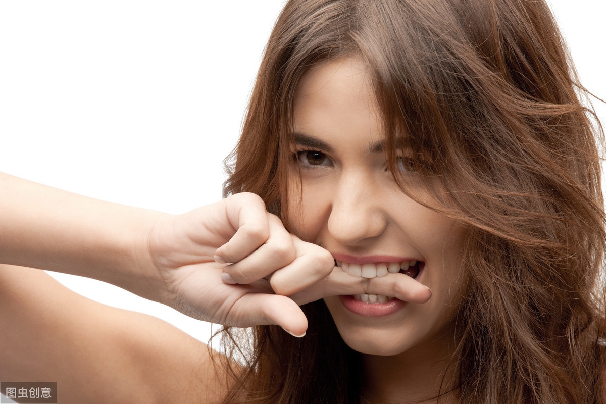 女人职场被潜_潜伏在职场_美女遭遇职场潜规