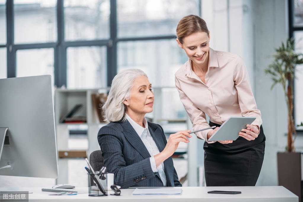 保险公司职场布置_职场布置效果图_怎么布置职场