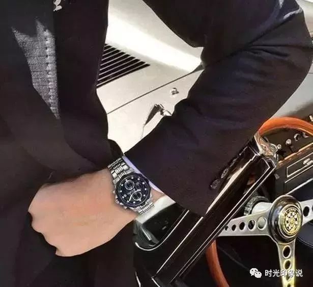 月光石应该戴左手还是右手_职场男人手表应该左手还是右手_表应该戴左手还是右手