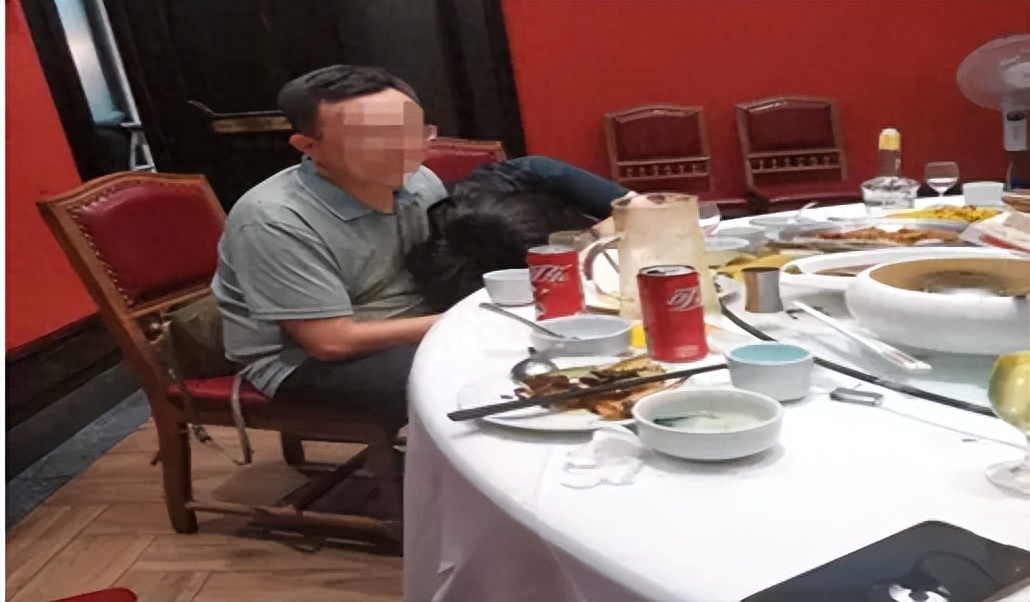 女员工遭遇上司和客户猥亵案,如何避免潜规则?(图1) 官路潜色规则王云飞_职场女人潜规则_职场潜则规则电影周小