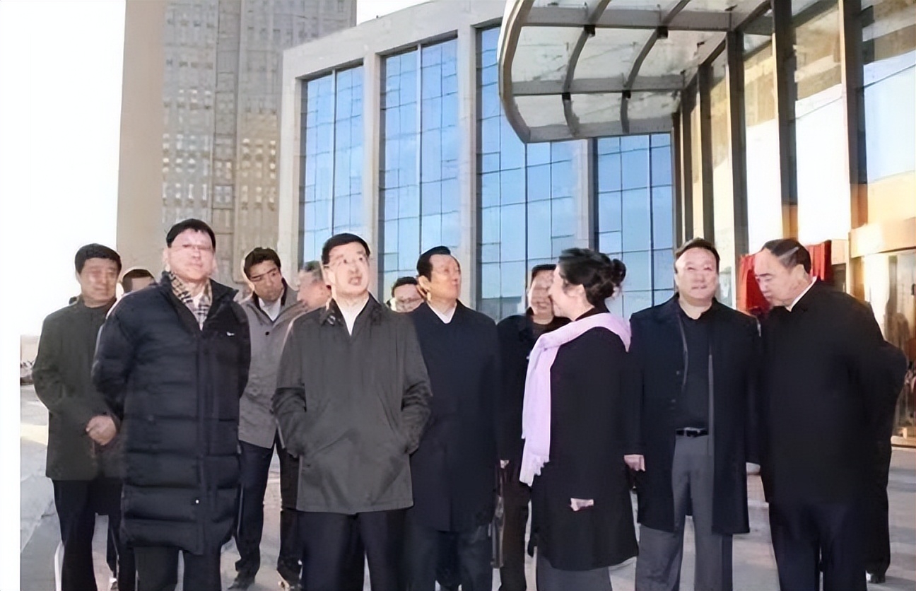 职场男士着装需要注意哪些问题_职场男人着装_职场着装男士