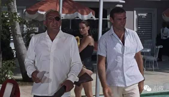 职场穿衣法则:稳重与清凉初入职场的你该怎么做?(图7) 职场穿衣技巧_初入职场穿衣_职场新人穿着