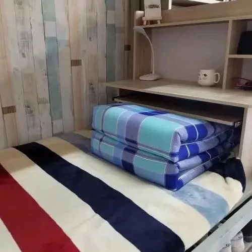 火车乘务员招聘_火车员招聘乘务员要求_火车员招聘乘务员信息