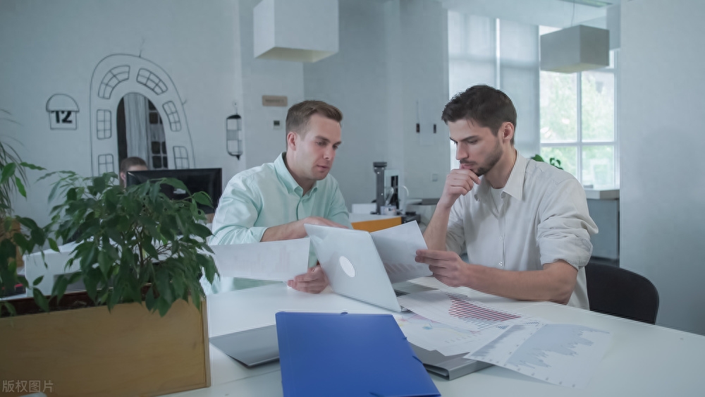 关于职场老人欺负新人的说说_职场老人欺负新人_职场中老人欺负新人
