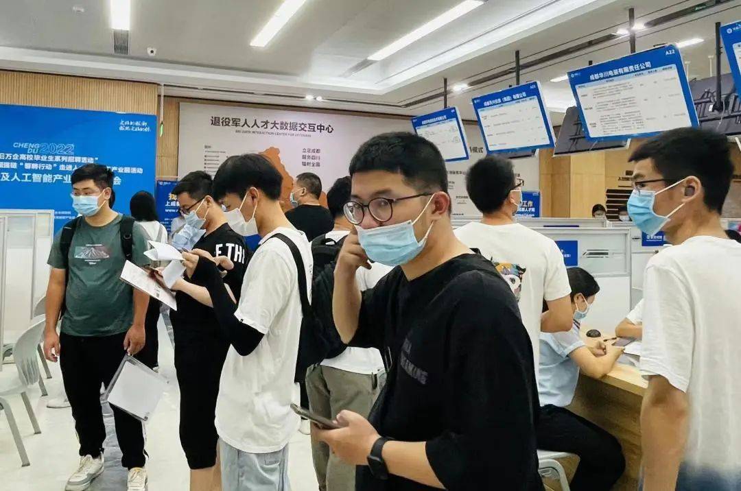 长春青年创业工场正茂园区走访企业经营者地道出难题(图1) 长春轨道交通招聘2021_长春轨道交通招聘_长春轨道招聘交通员工