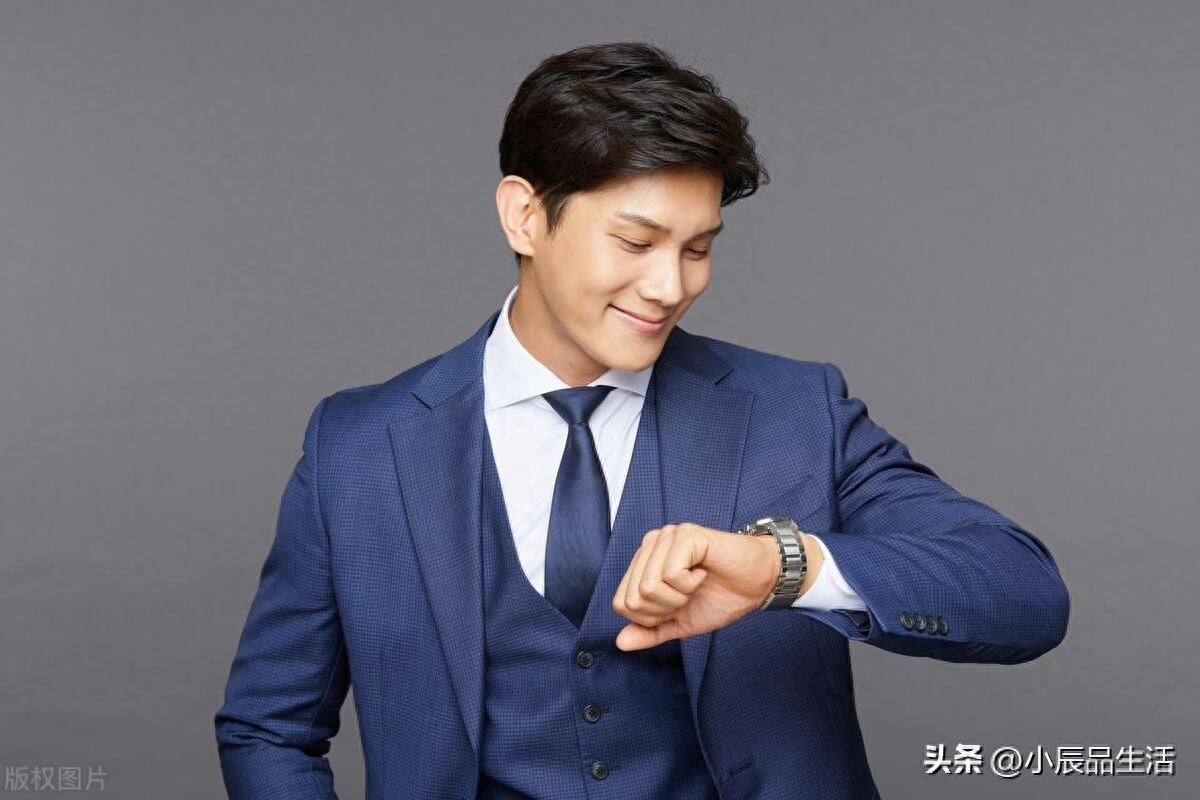 男士职场着装原则_男士职场着装原则谁提出来的呢_男士职场着装原则有哪些