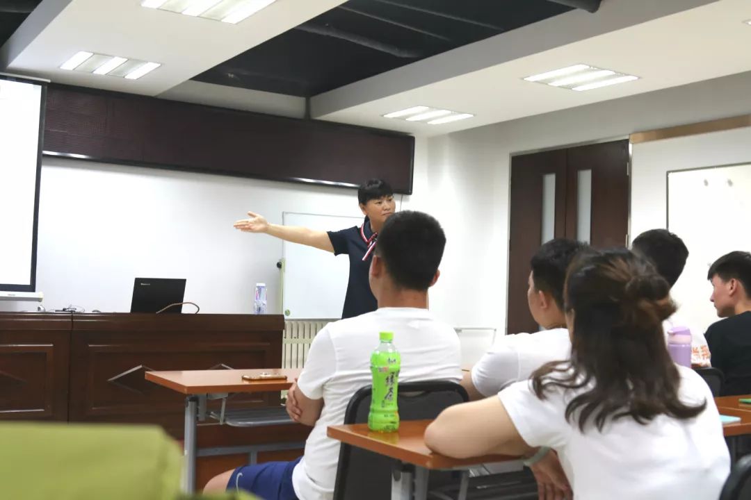 修养职场礼仪个人心得体会_《职场礼仪修养》_职场礼仪与个人修养