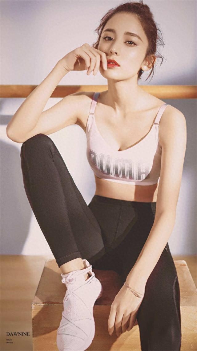 新疆平面模特招聘_平面设计师招聘_新疆模特米娜