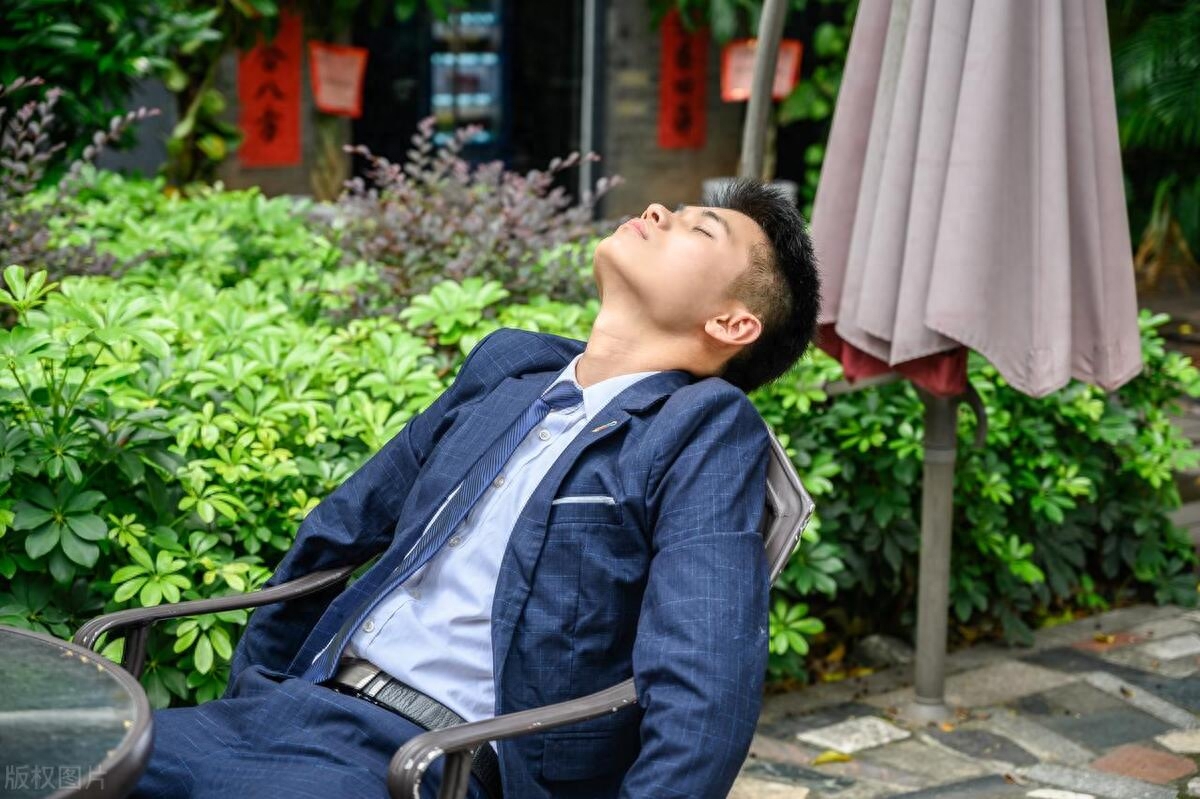 老油条35岁的职场人士被认为是老油条,怎么办?(图3) 什么是职场人士_职场的人_何为职场人