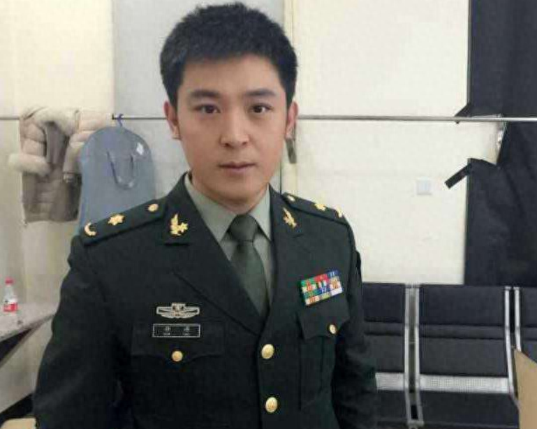 孙涛老婆李莉结婚照_演员孙涛的妻子李莉_孙涛妻子李莉简历