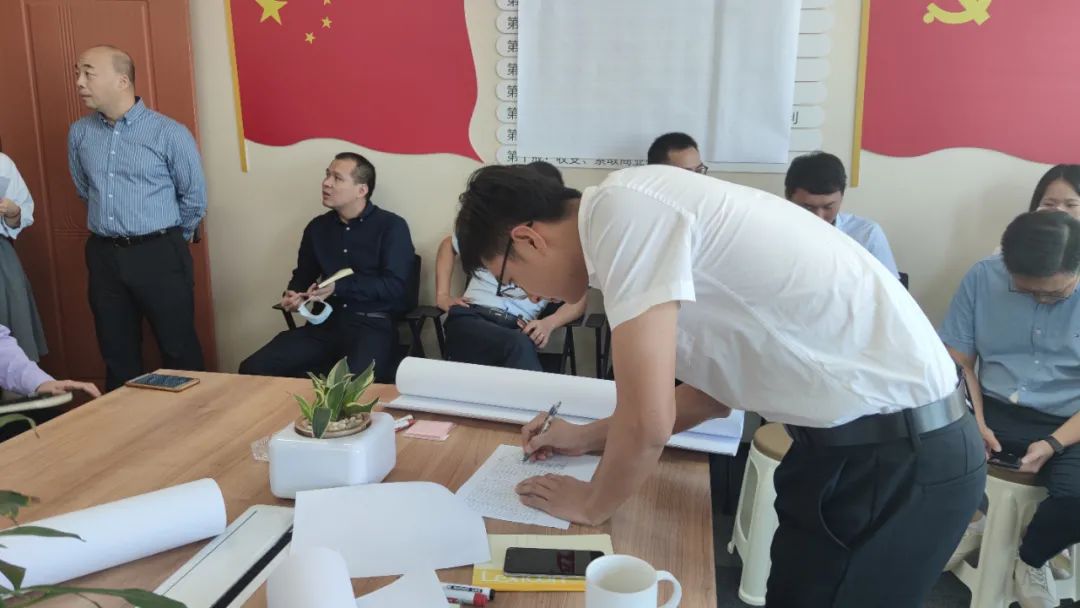 厦门南洋学院受邀为厦门众博诚人力资源服务有限公司进行礼仪培训(图20) 职场妆容培训内容_职场培训内容_职场妆容禁忌