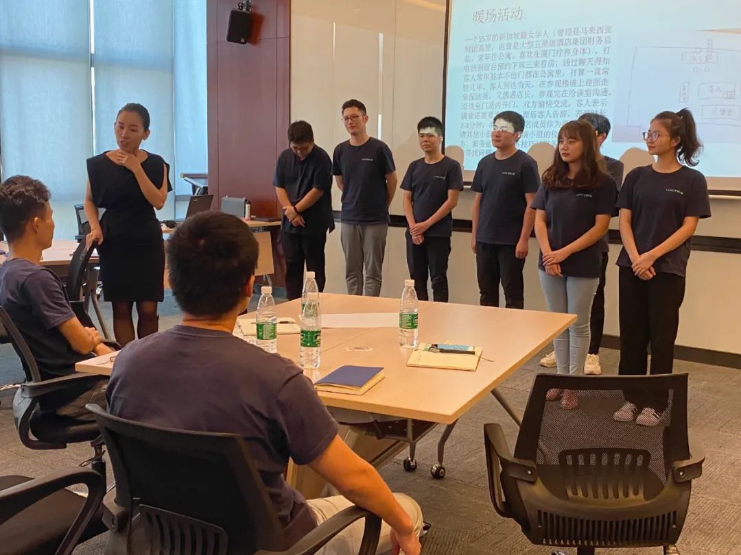 厦门南洋学院受邀为厦门众博诚人力资源服务有限公司进行礼仪培训(图23) 职场培训内容_职场妆容禁忌_职场妆容培训内容