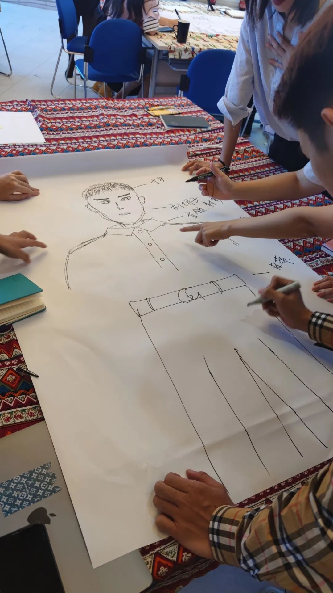 厦门南洋学院受邀为厦门众博诚人力资源服务有限公司进行礼仪培训(图28) 职场妆容培训内容_职场培训内容_职场妆容禁忌