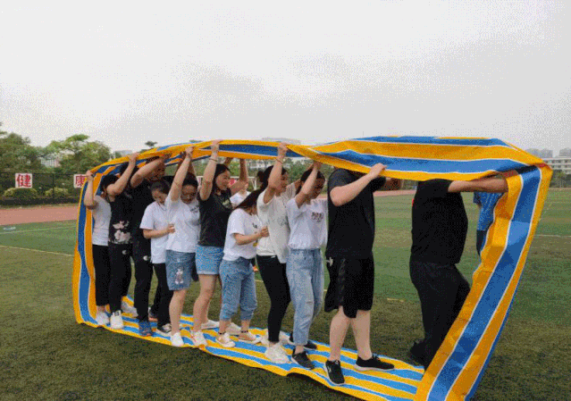 厦门南洋学院受邀为厦门众博诚人力资源服务有限公司进行礼仪培训(图33) 职场培训内容_职场妆容禁忌_职场妆容培训内容