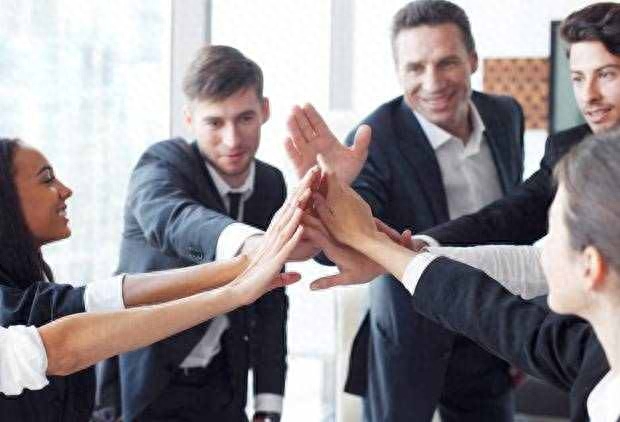 职场礼仪细节决定成败_忽视细节和失败_不容忽视的职场礼仪细节