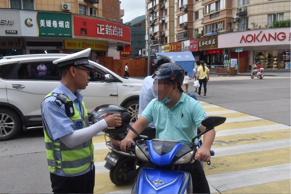 凤台交警网_凤台交警队举报电话_淮南市凤台县交警电话