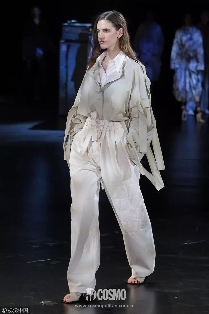 职场怎么穿_职场穿搭女_职场穿搭图片