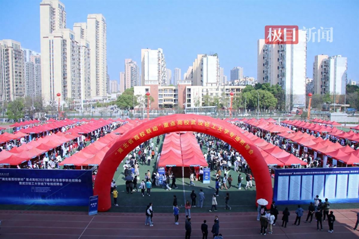 校招投简历要说些什么_校园招聘会怎么投简历_简历招聘校园投会怎么说